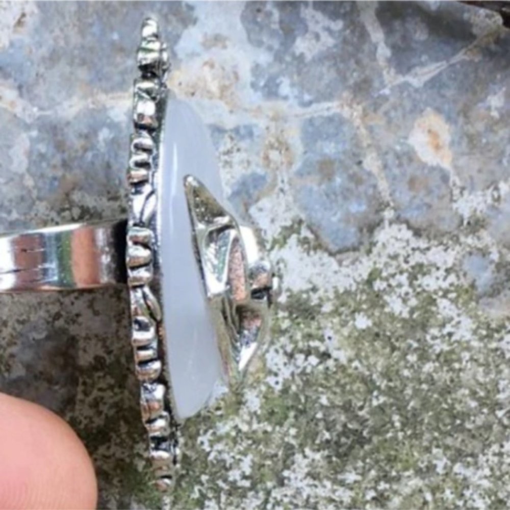 Gothic Bat in Flight White Cameo Ring - Picture 3 of 3